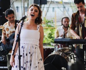 Show de Luísa Moreira com MPB e canções autorais