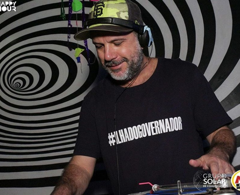 DJ Alex Paz se apresenta com o EP 6 de sua coleção Café com Discos