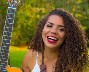 Carol Tavares apresenta seu show 'Swing do Brasil' em live