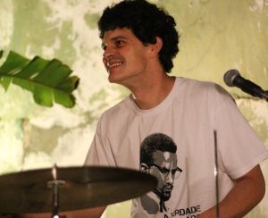 Nathan Itaborahy canta canções autorais e conta sobre seu novo disco!