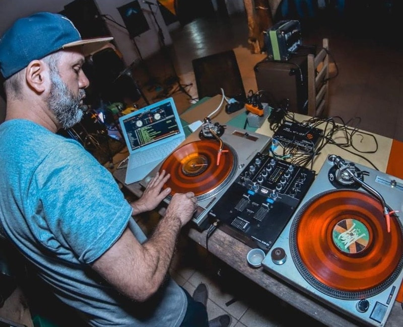 Alex Paz apresenta o EP 6 de sua coleção: Brasilidades