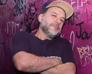 EP 8 da coleção Café com Discos exibido pelo DJ Alex Paz ao vivo no Instagram