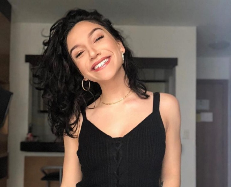 Live Priscilla Alcantara no estilo karaokê!