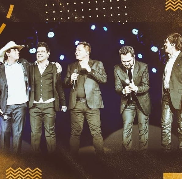 Live sertaneja com Amigos