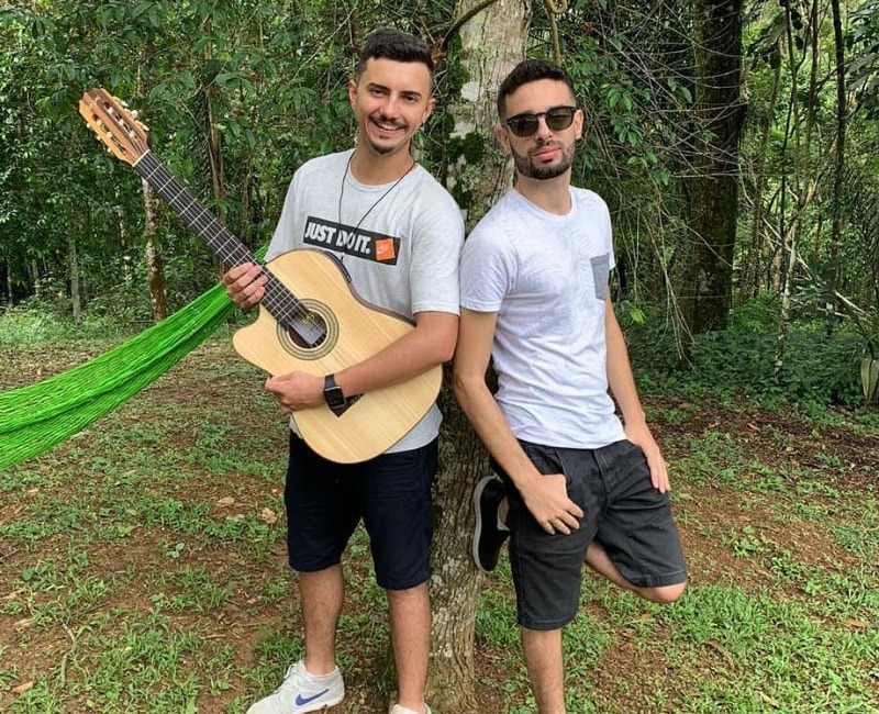 Felipe & Luan no Juiz de Fora pra Dentro com clássicos do Sertanejo