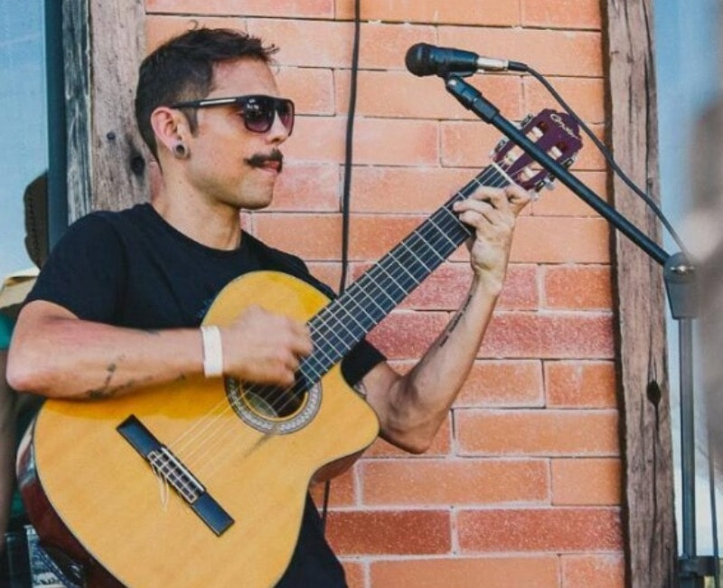 Peagah realiza transmissão ao vivo no Instagram