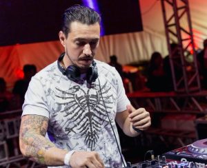 Live do DJ Moa Siqueira no Instagram