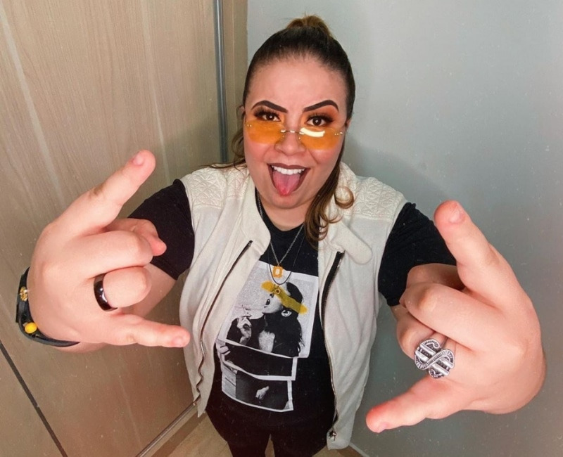 Live da cantora Gabi Alves no Youtube!