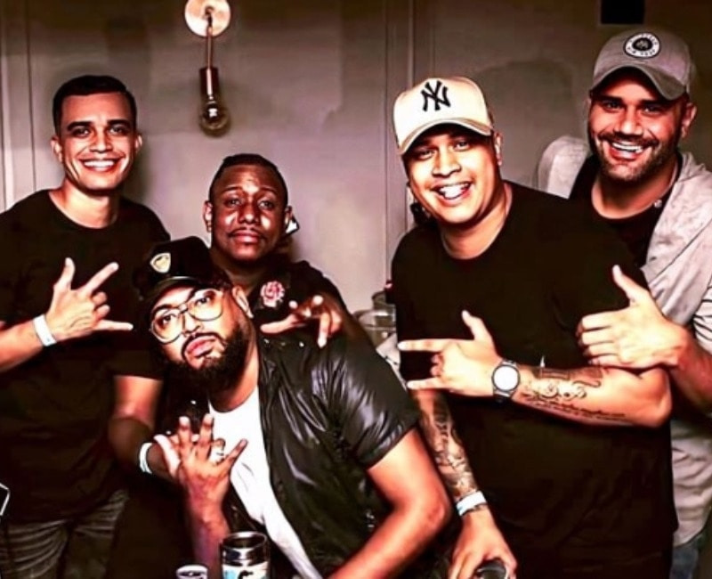 Live do grupo Pedindo Bis no Youtube