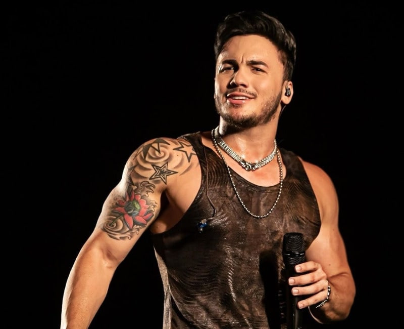 Live do cantor Wallas Arrais