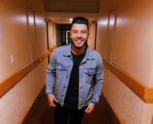 Live do cantor Murilo Huff no Youtube!