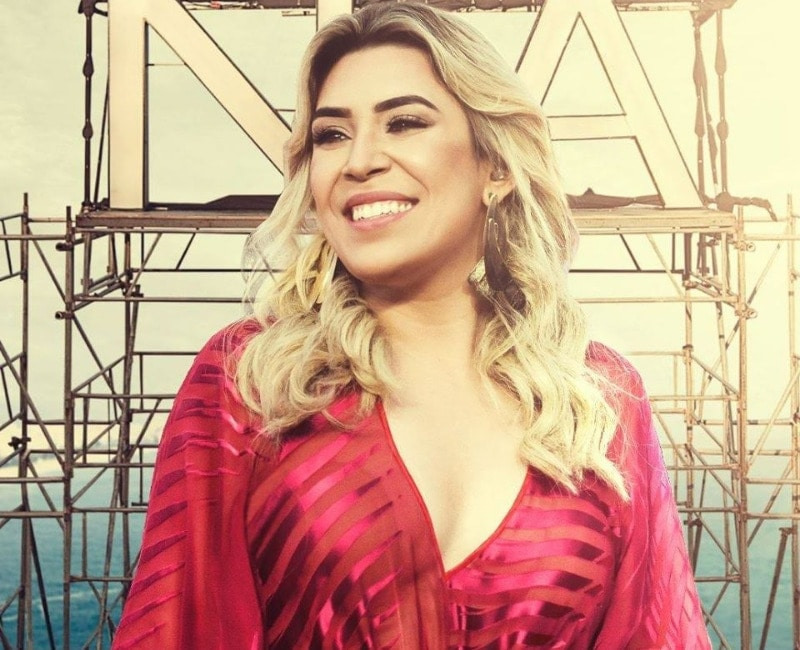 Live Naiara Azevedo no Youtube!