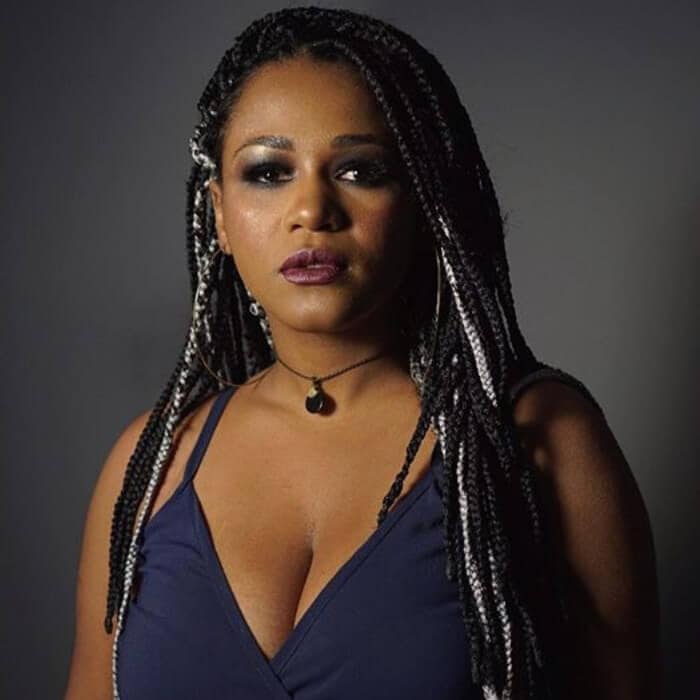 Live da cantora Carla Sceno