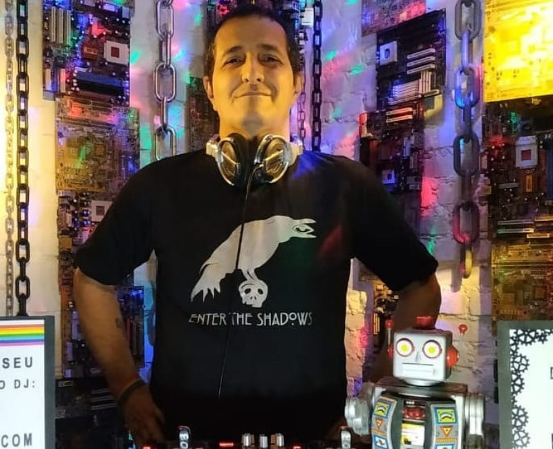 Festa Virtual Alive & Kicking