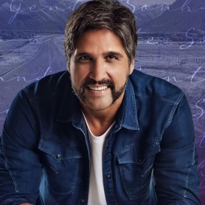 Live do cantor Léo Chaves no Youtube!