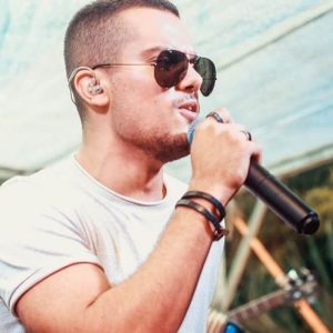 Live do cantor João Neves