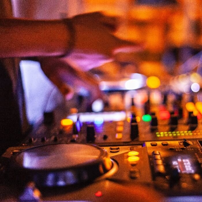 Live Heaven Thru Hell no Youtube