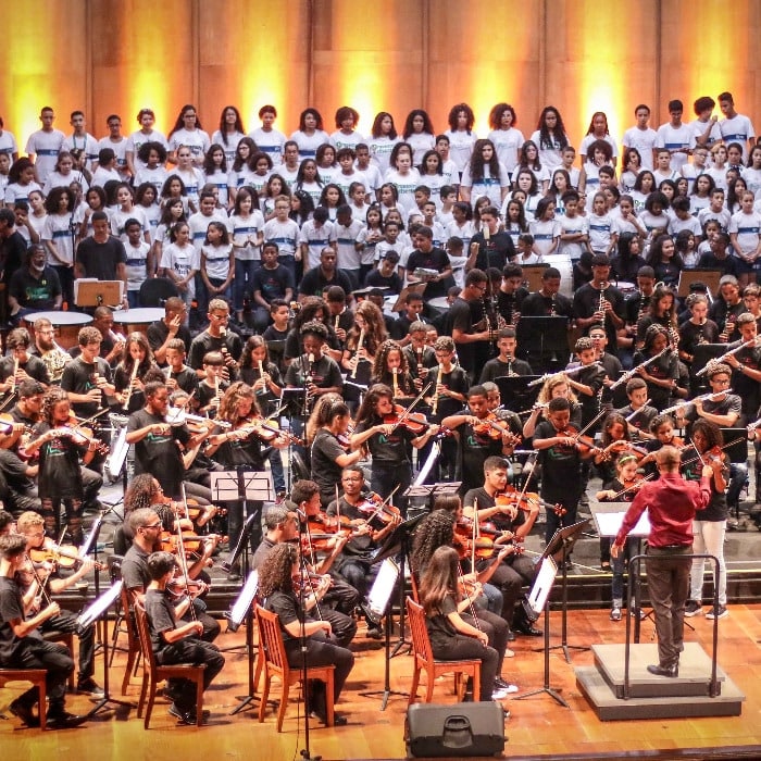 Live Concerto Tom nas Escolas