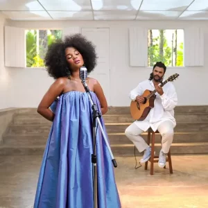 Live com Agnes Nunes