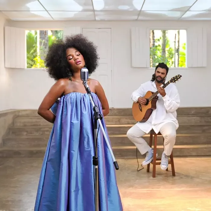 Live com Agnes Nunes