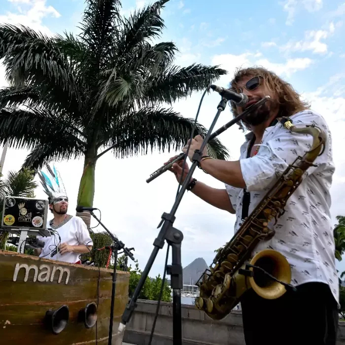 Live Rodrigo Sha e DJ Mam