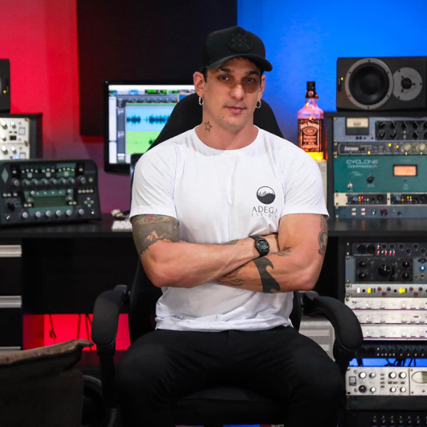 Onde gravar podcast em JF: Adega Estúdio | Foto: Reprodução Instagram/@adegaestudiojf