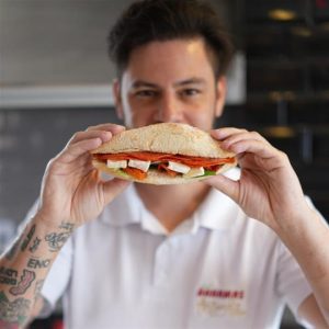 Sanduiche Pesto: confira como preparar com o Chef Bahamas!