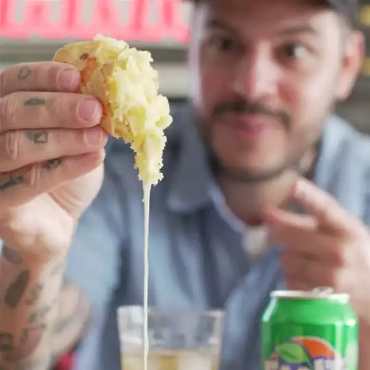 Receita de Pão de Queijo caseiro no Chef Bahamas!