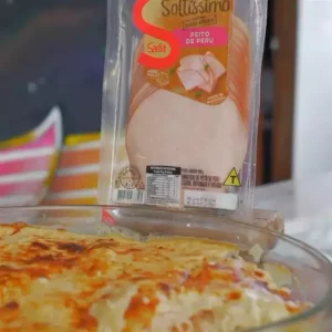 Chef Bahamas apresenta Receita de Lasanha de Peito de Peru com Cream Cheese!