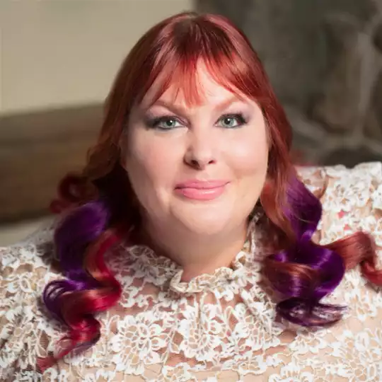 Bienal do Livro 2023 com Cassandra Clare e Julia Quinn @ Riocentro/RJ