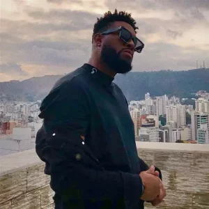 Cantor e compositor Edie lança single "Motel"!