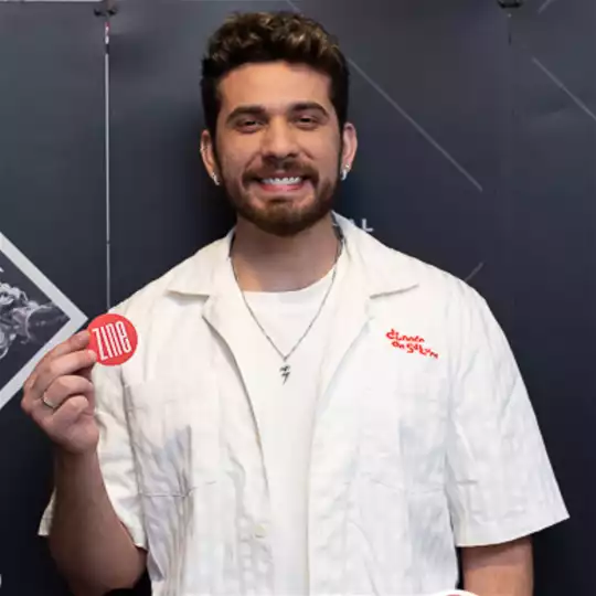 [FOTOS] Solteiro não trai com Ana Castela, Gustavo Mioto e KVSH