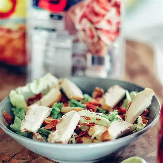 Chef Bahamas: aprenda a fazer salada caesar!