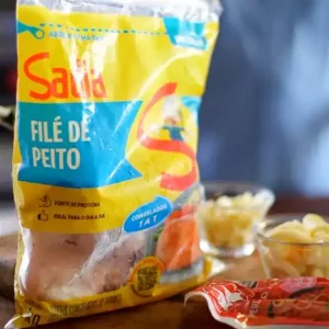 Receita de paillard de frango com creme de milho com o Chef Bahamas