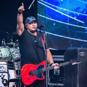 Digão da banda Raimundos em Juiz de Fora @ Versus