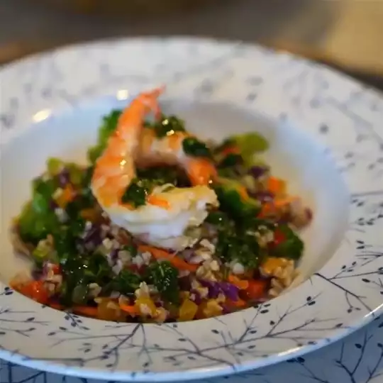 Dicas da Nutri: receita de salada de aveia com camarão