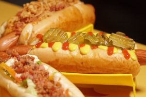 Descubra onde comer cachorro-quente em Juiz de Fora!
