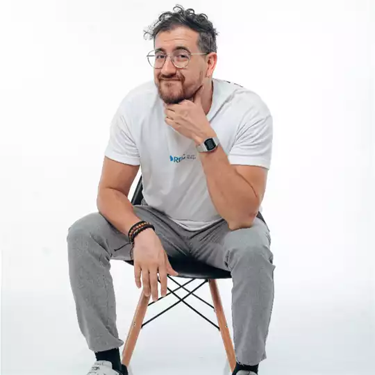 “Ninguém se importa” | Afonso Padilha em Juiz de Fora @ Cine-Theatro Central