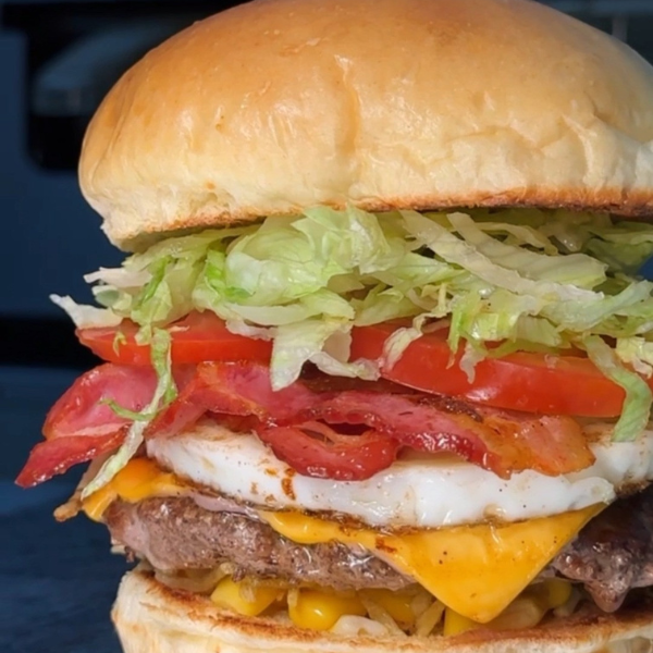 Hambúrguer Delivery em Juiz de Fora: Fred Burguer | Foto: reprodução instagram/@pedeumfred