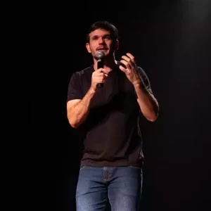 "Bença, Padre" com Padre Patrick em Juiz de Fora @ Cine-Theatro Central