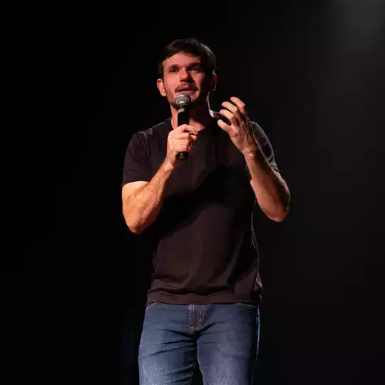 “Bença, Padre” com Padre Patrick em Juiz de Fora @ Cine-Theatro Central