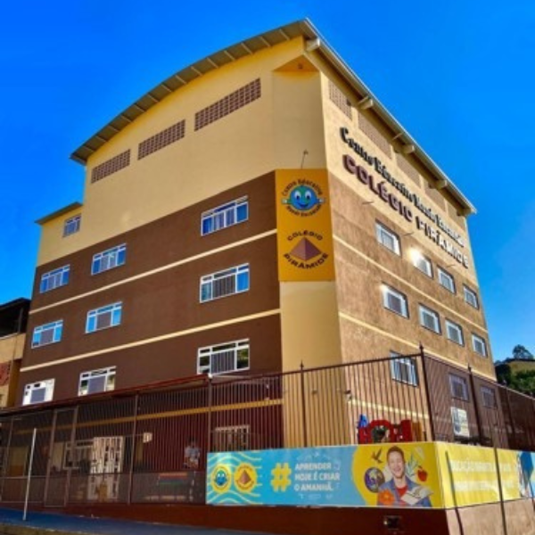 Colégio Pirâmide Juiz de Fora | Foto: https://encantadopiramide.com.br/