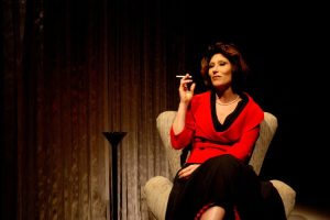 "Simplesmente eu, Clarice Lispector" em JF com Beth Goulart @ Cine-Theatro Central