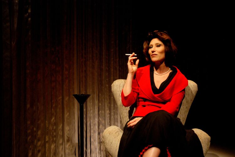 “Simplesmente eu, Clarice Lispector” em JF com Beth Goulart @ Cine-Theatro Central