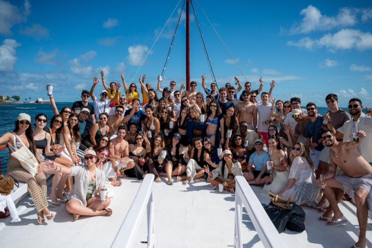 GWL Formaturas proporciona diferentes para os formandos