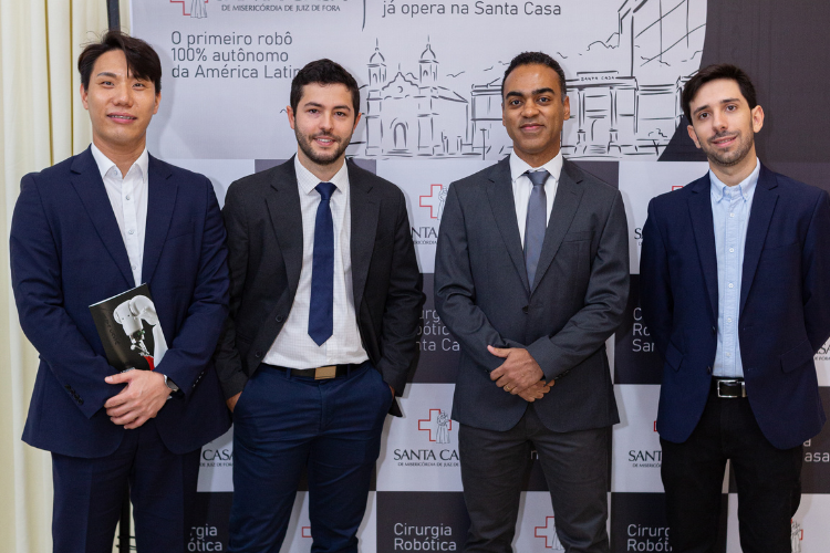 [FOTOS] Coletiva do robô para cirurgias de joelho | Santa Casa JF