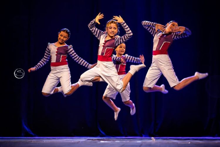20º Festival Amadança JF @ Cine-Theatro Central e Teatro Paschoal Carlos Magnos